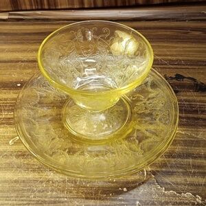 Vintage mcm yellow depression glass